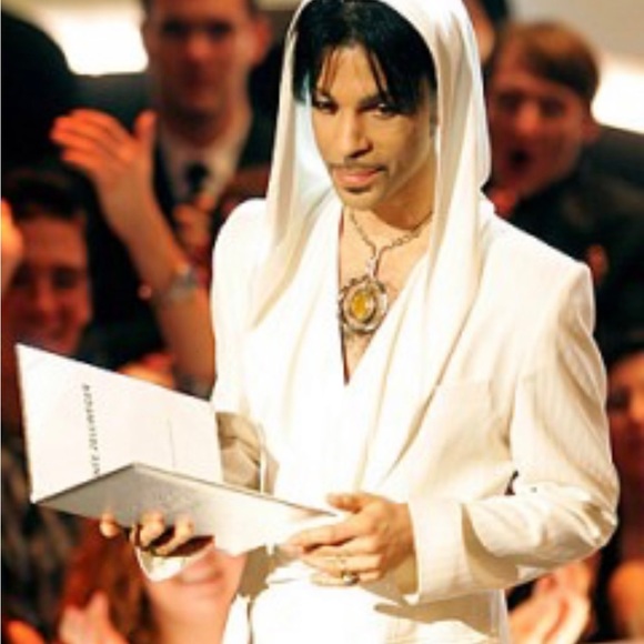 RAFAEL Signed 1970's Brass Pendant Necklace - Picture 7 of 7